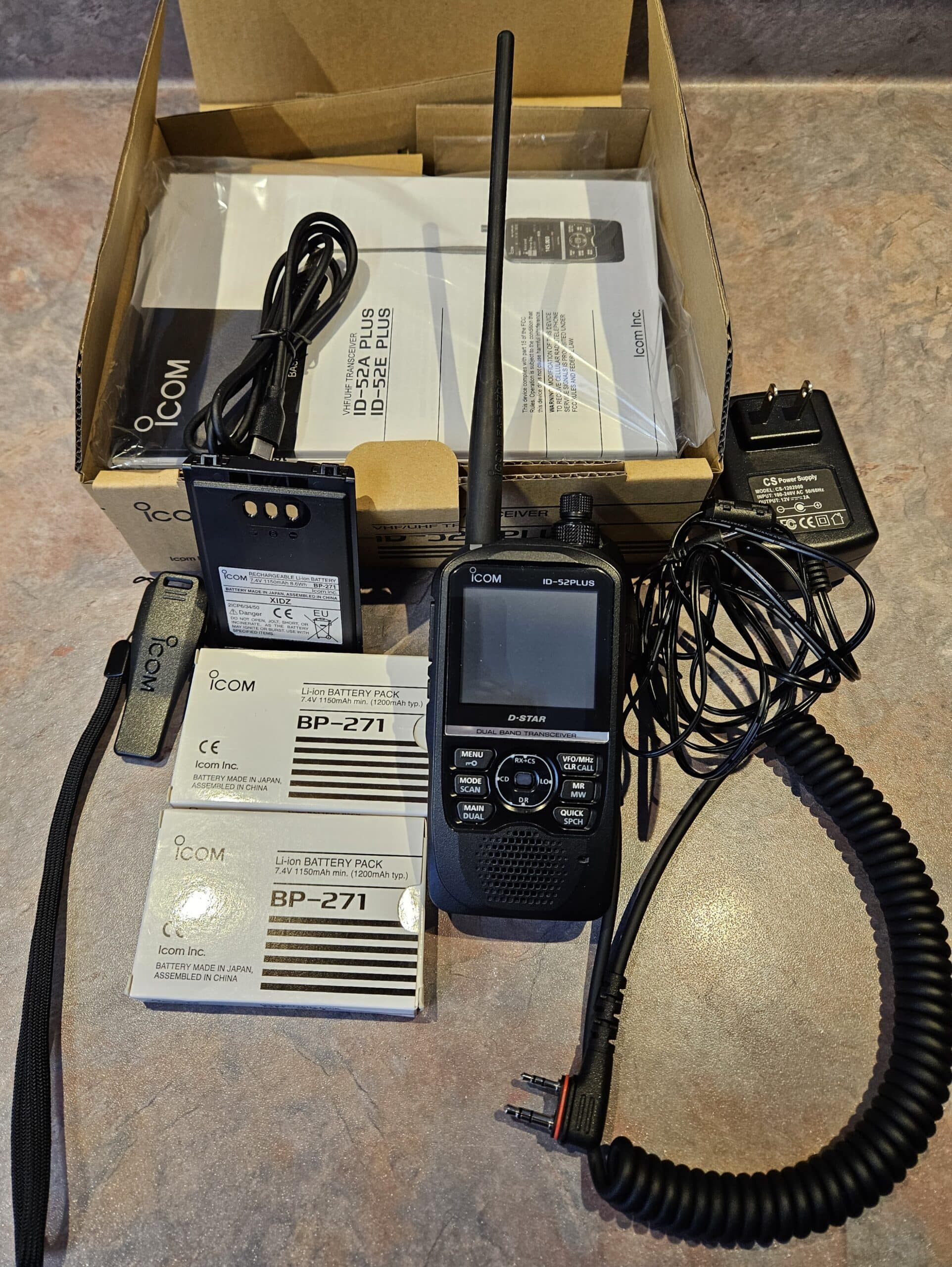 Icom Id-52 plus