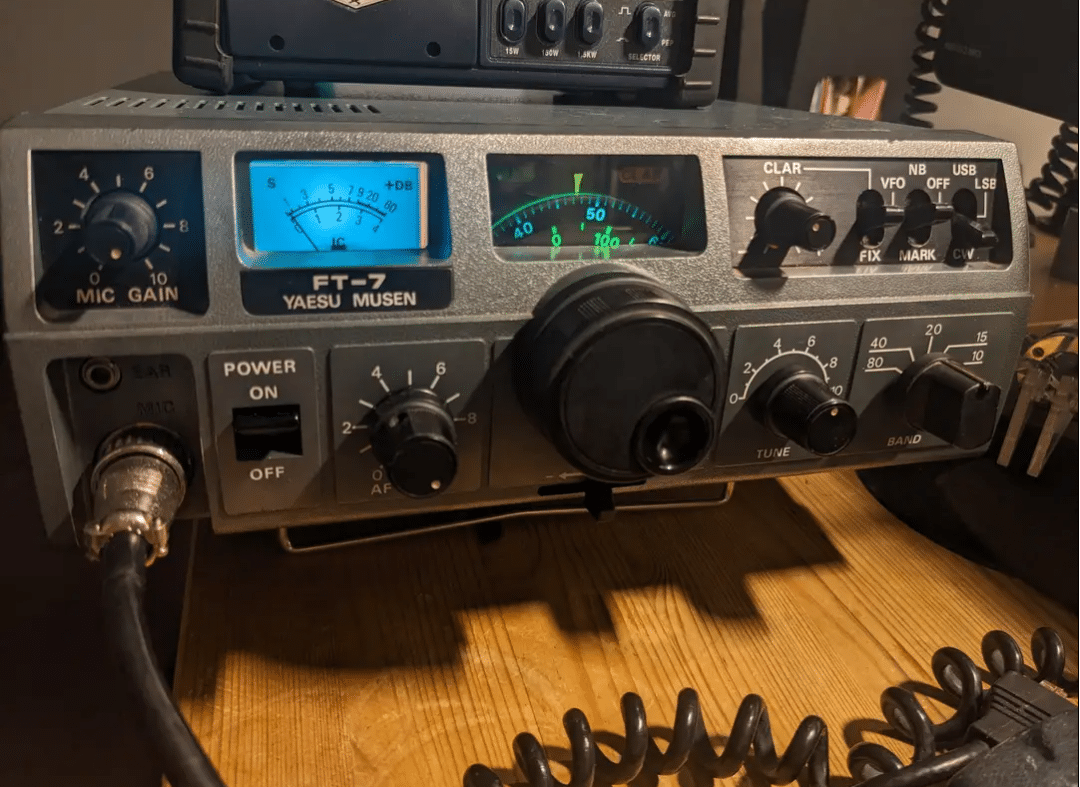Yaesu FT-7 for parts or repair