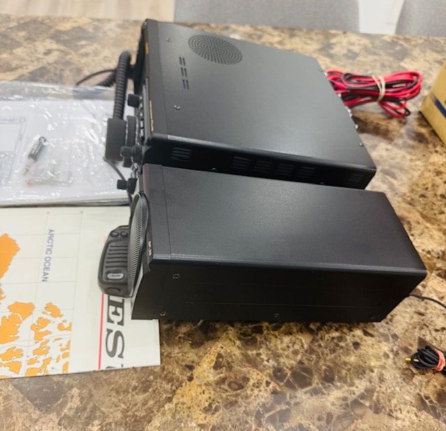 Yaesu FTDX 10 Plus Yaesu SP-30 Speaker