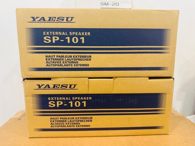 Yaesu ftdx D with optional Yaesu SP-101 x 2