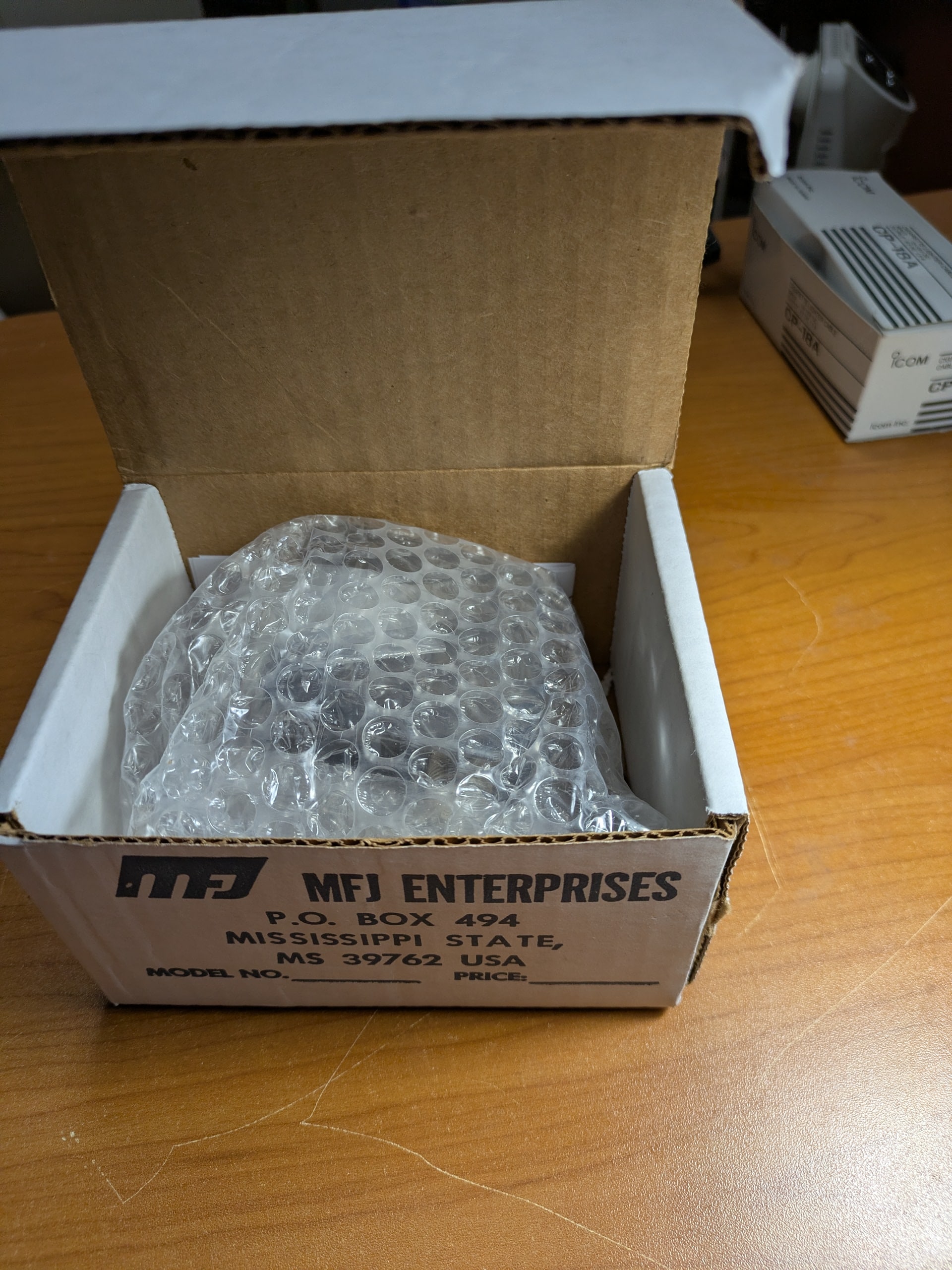 MFJ-4117, BIAS TEE DC POWER INJECTOR, HF, W/ON-OFF 1-50VDC, 1A