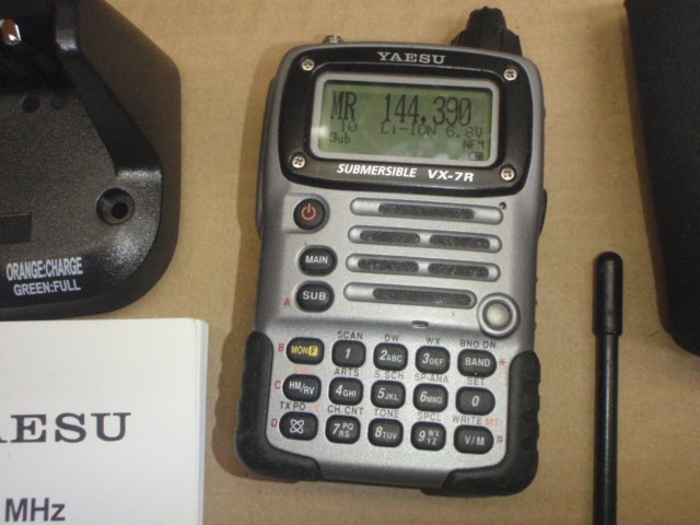 YAESU VX-7R 3 Band Portable 50/144/430 MHz