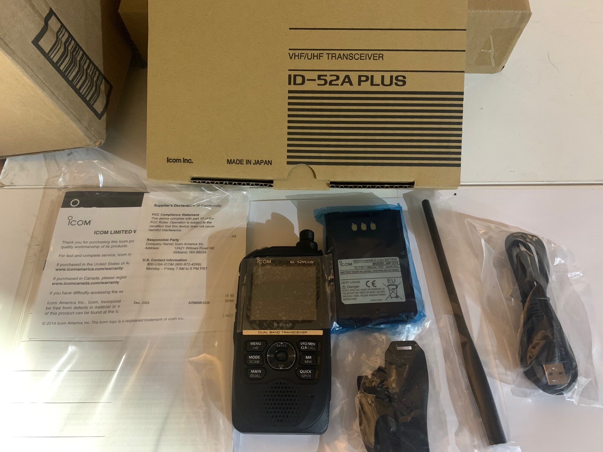 Icom ID-52A PLUS 5W VHF/UHF Dual Band Digital D-STAR with extras.