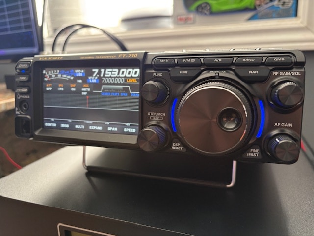YAESU FT-710