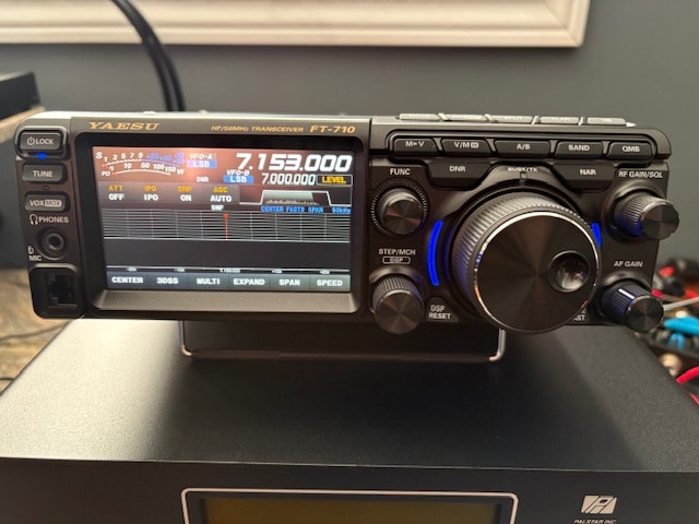 YAESU FT-710