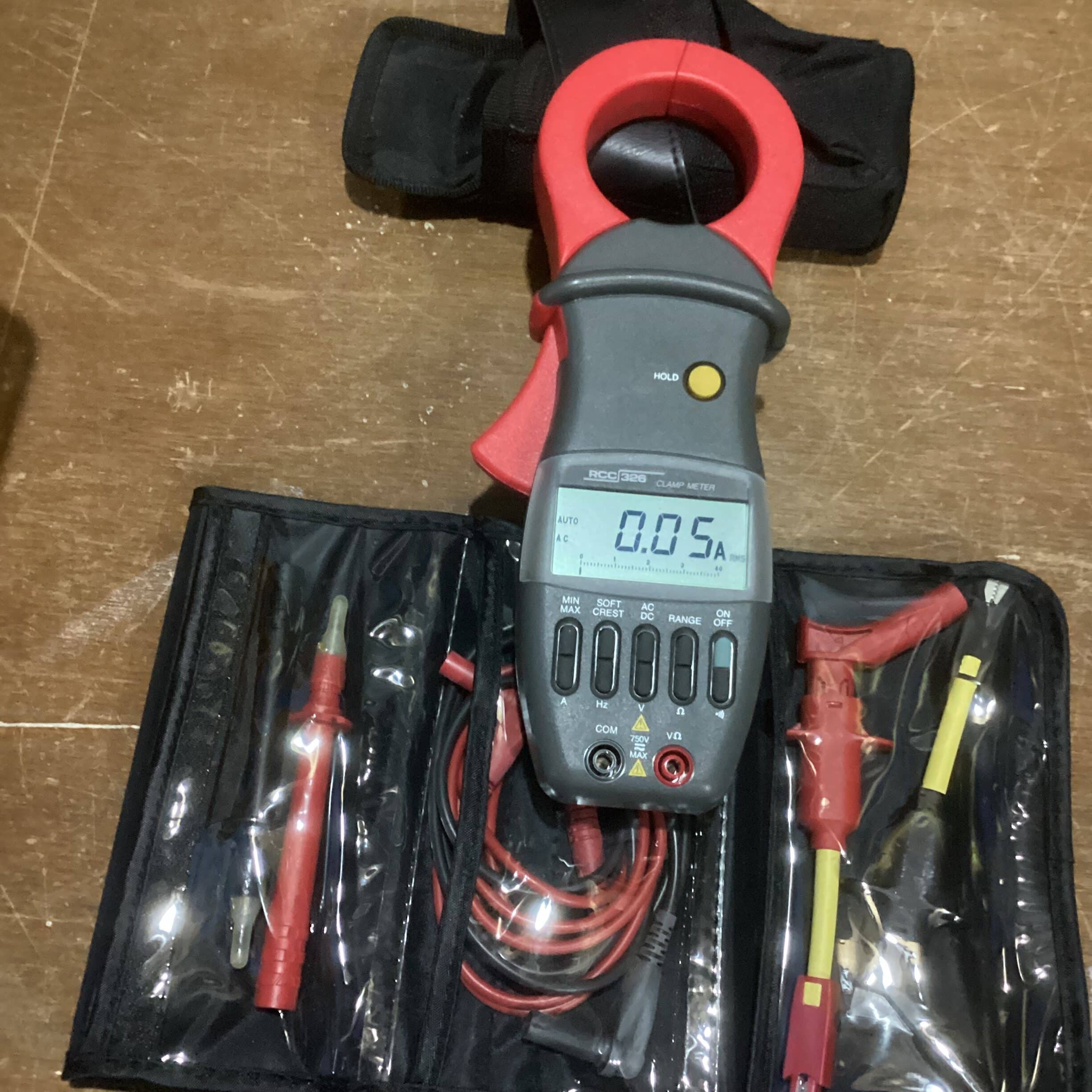 RCC 326 Clamp-On Multimeter